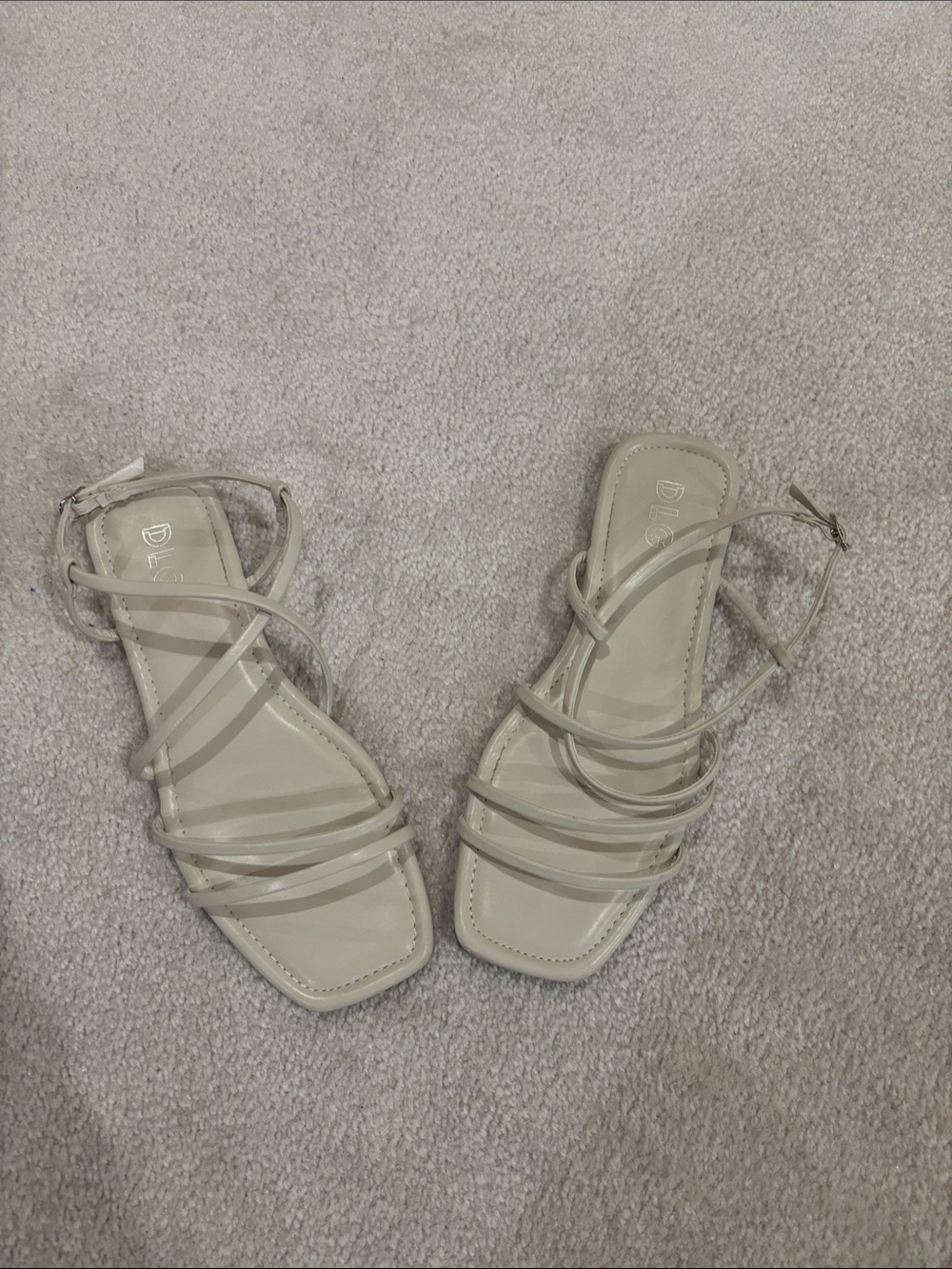 Strappy Square-Toe flat Sandal in Beige